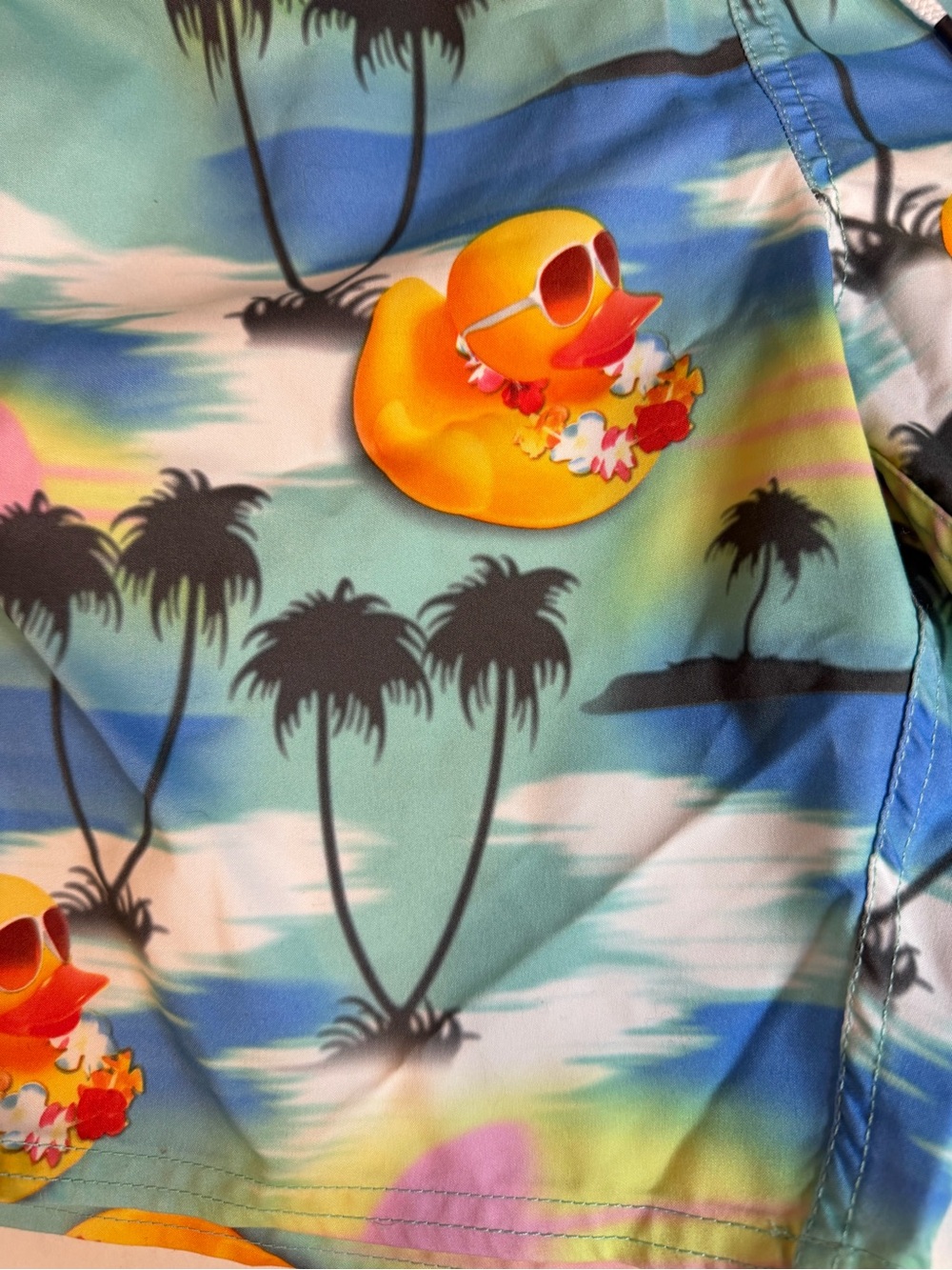 Neff Tropical Rubber Duck Swim Trunks Men’s Medium Beach Board Shorts Hawaiian - Picture 4 of 9